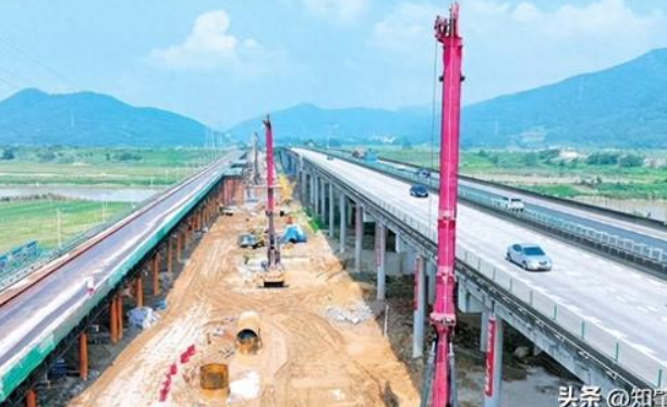 广肇高速改扩建项目 新兴江特大桥主墩桩基全部完工