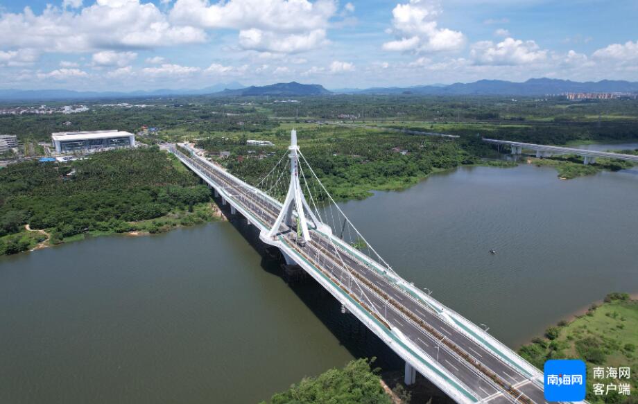 海南首座悬索桥乐城大桥正式通车