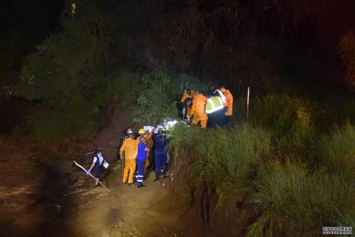 勉县108国道桥梁倒塌_四川桥梁倒塌_桥梁倒塌