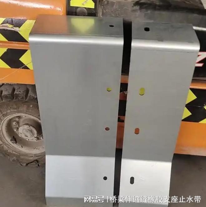 桥梁伸缩缝_异型伸缩缝钢遮板_桥梁伸缩缝钢遮板