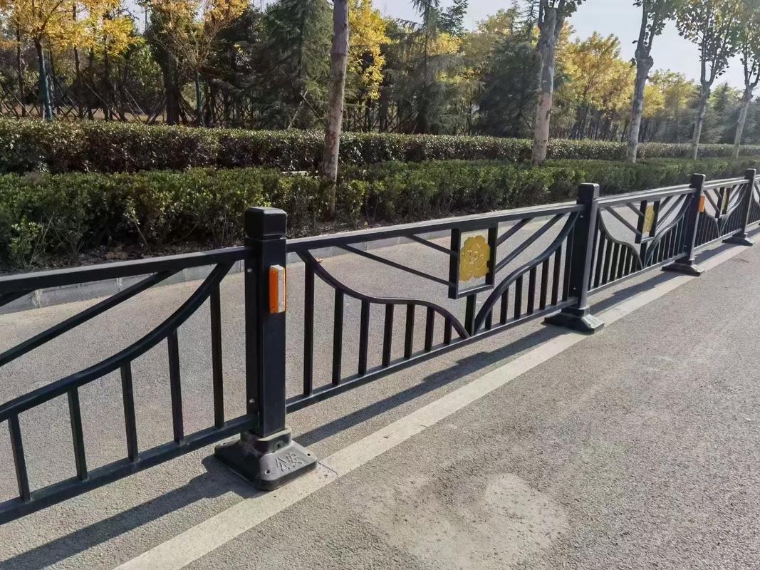 2025年11月护栏厂家最新推荐，锌钢护栏、