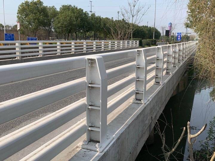 桥梁防撞墩_桥梁安全防护设施_防撞桥梁护栏