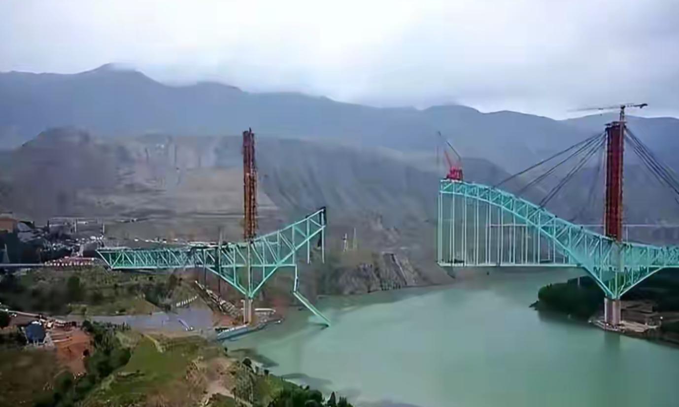 三座巨型桥梁倒塌原因分析_桥梁倒塌_桥梁坍塌事故调查
