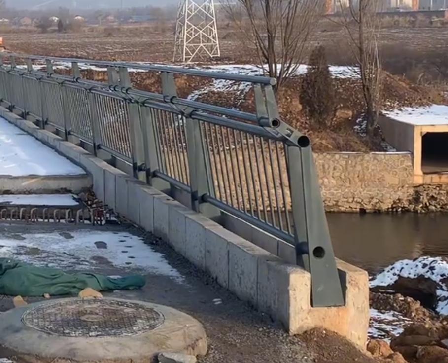 栏杆和护栏施工流程_桥梁防撞墩_桥梁上部结构施工