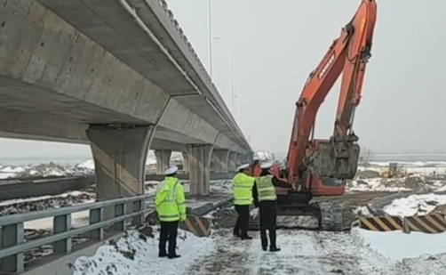 擅自挪动交通设施 襄城一施工队被责令整